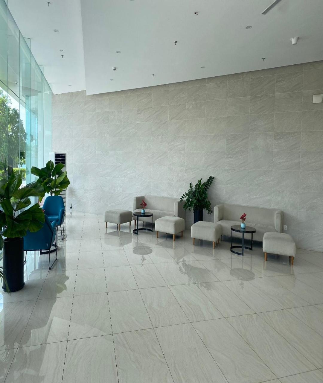 Beachfront Scenia Bay Apartment Να Τρανγκ Εξωτερικό φωτογραφία